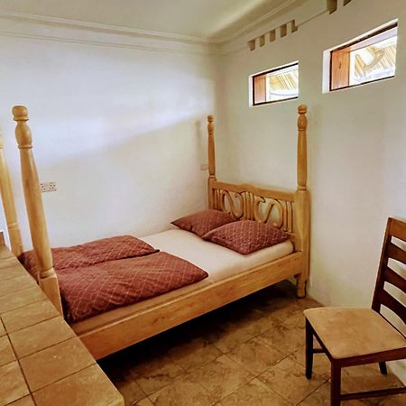 Banda Lodge Masaka Extérieur photo