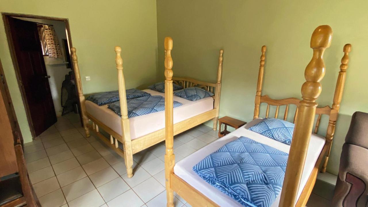 Banda Lodge Masaka Extérieur photo