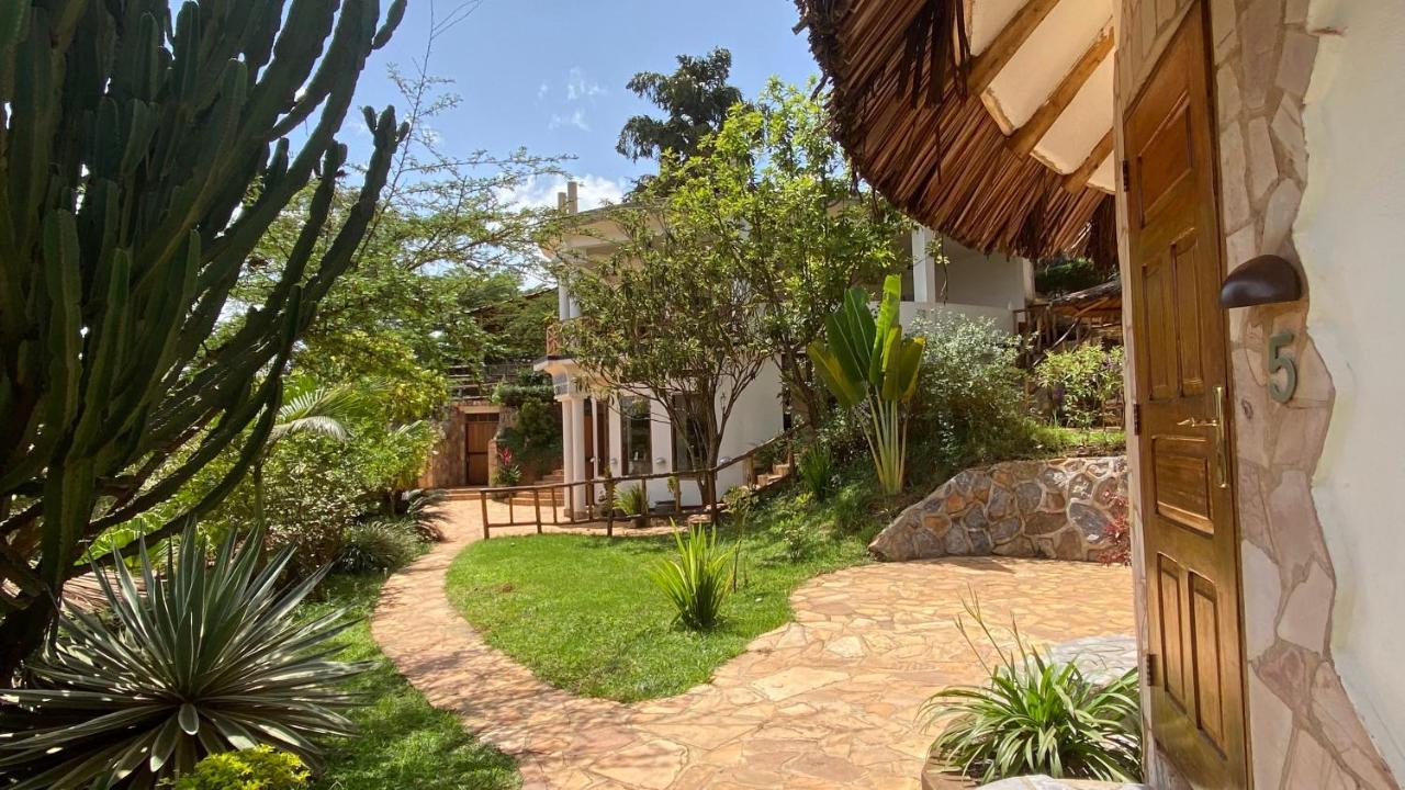 Banda Lodge Masaka Extérieur photo