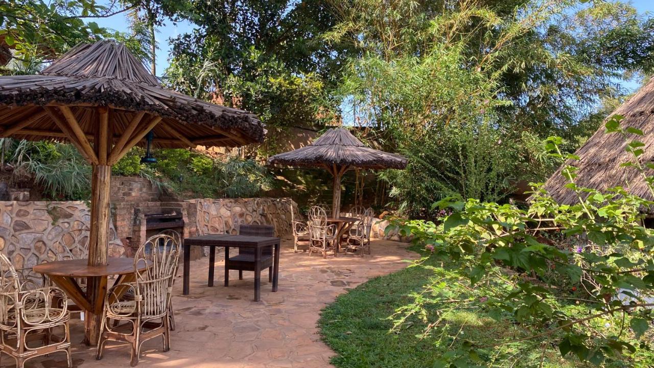 Banda Lodge Masaka Extérieur photo