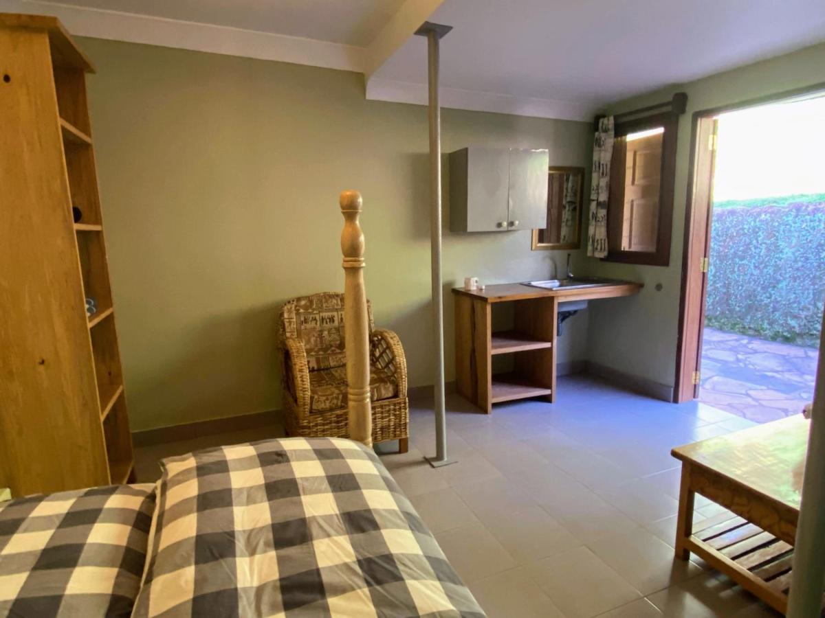 Banda Lodge Masaka Extérieur photo