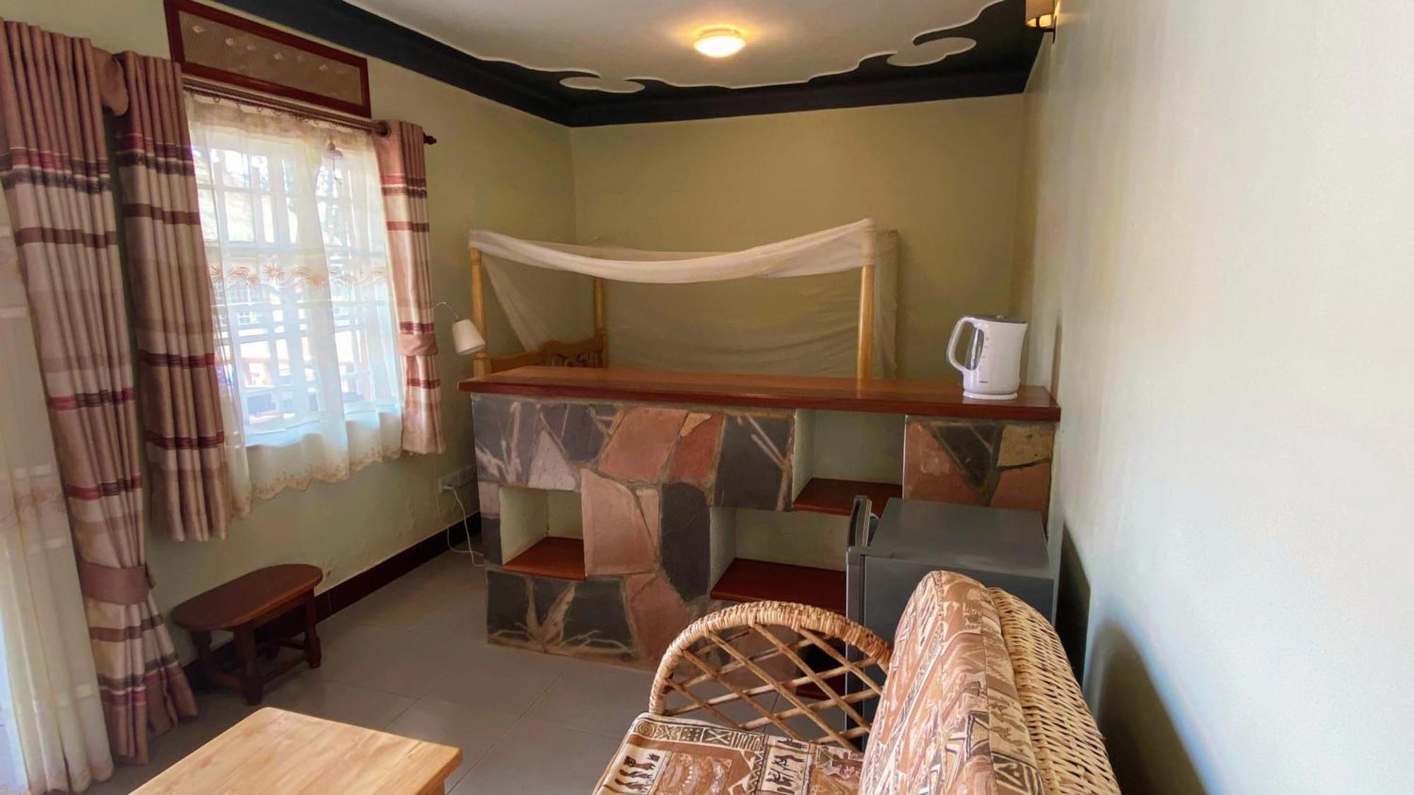Banda Lodge Masaka Extérieur photo