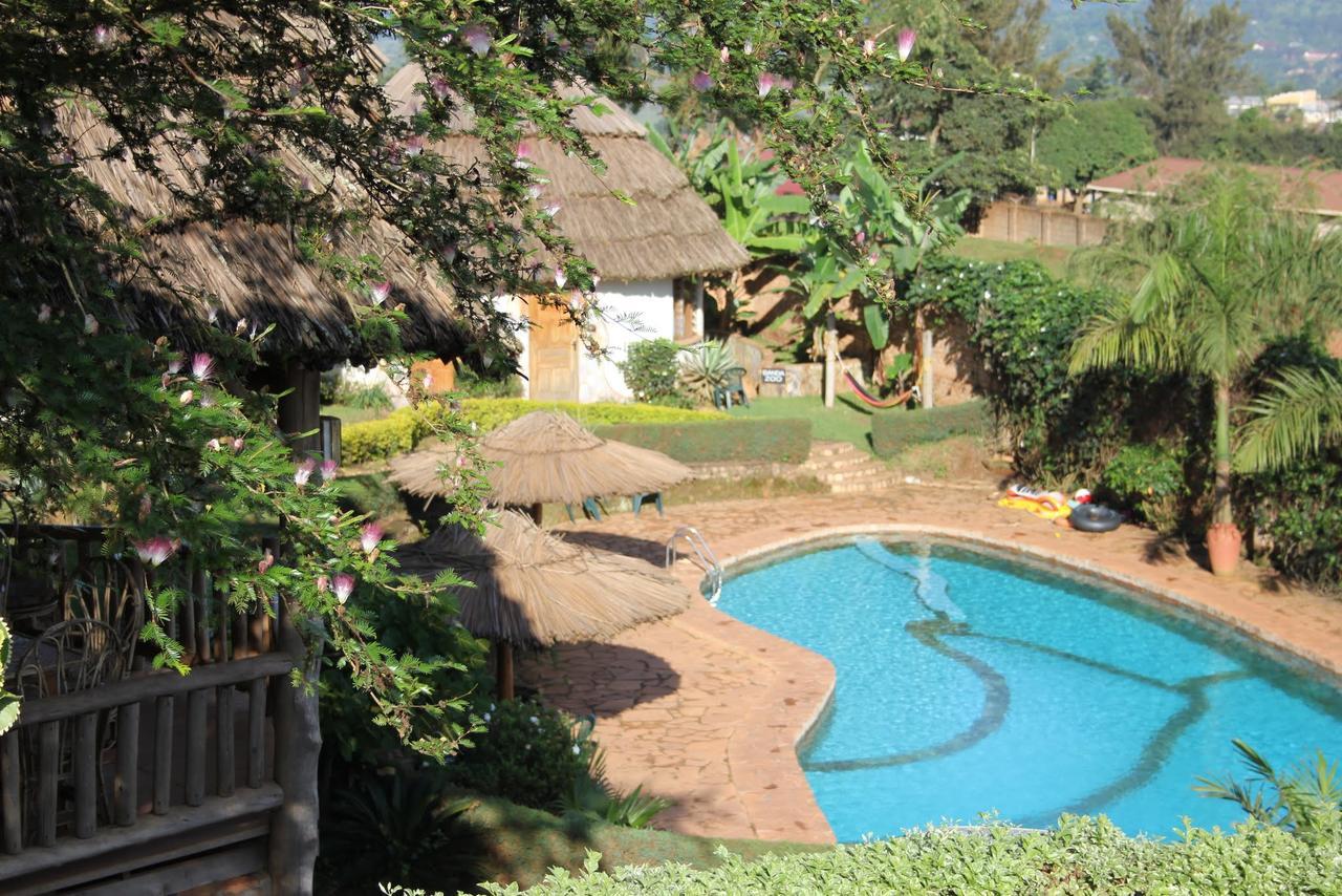 Banda Lodge Masaka Extérieur photo