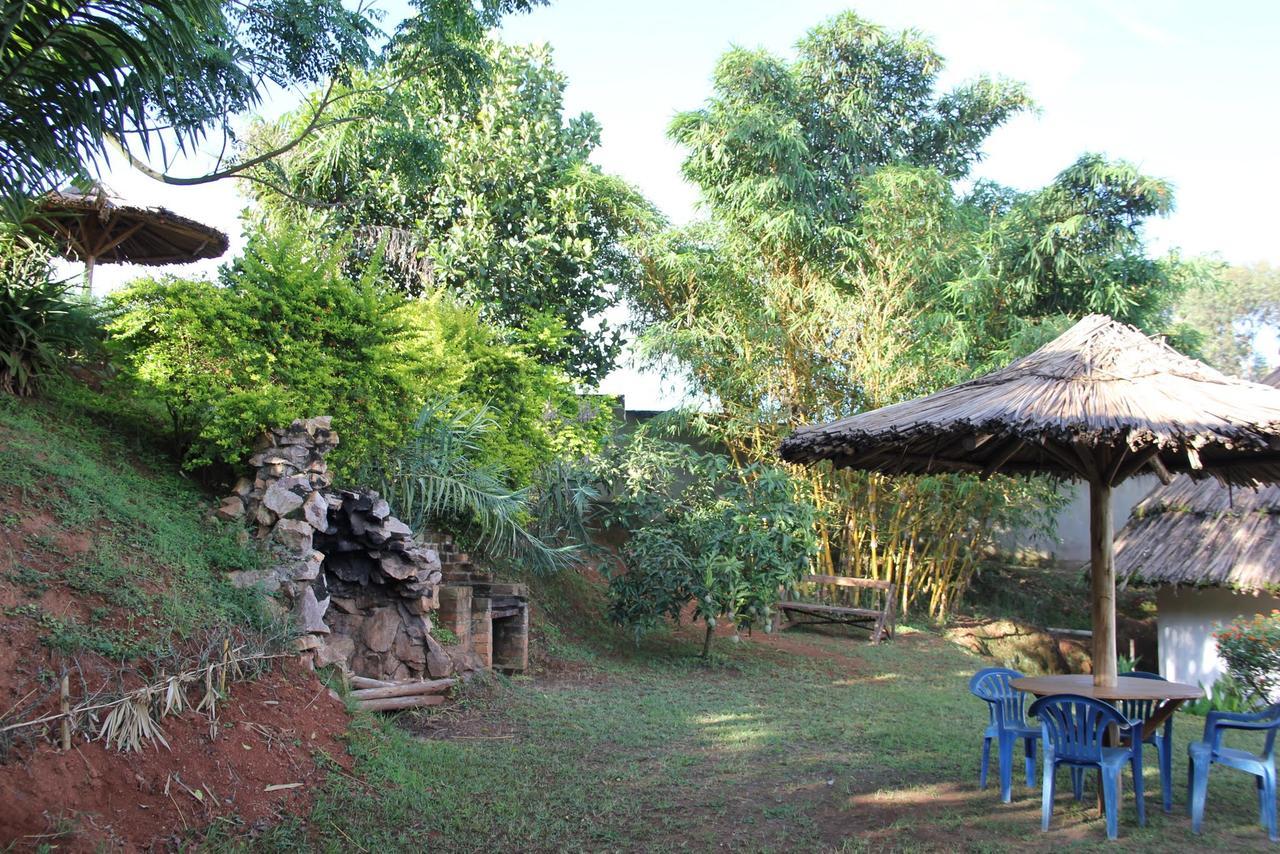 Banda Lodge Masaka Extérieur photo