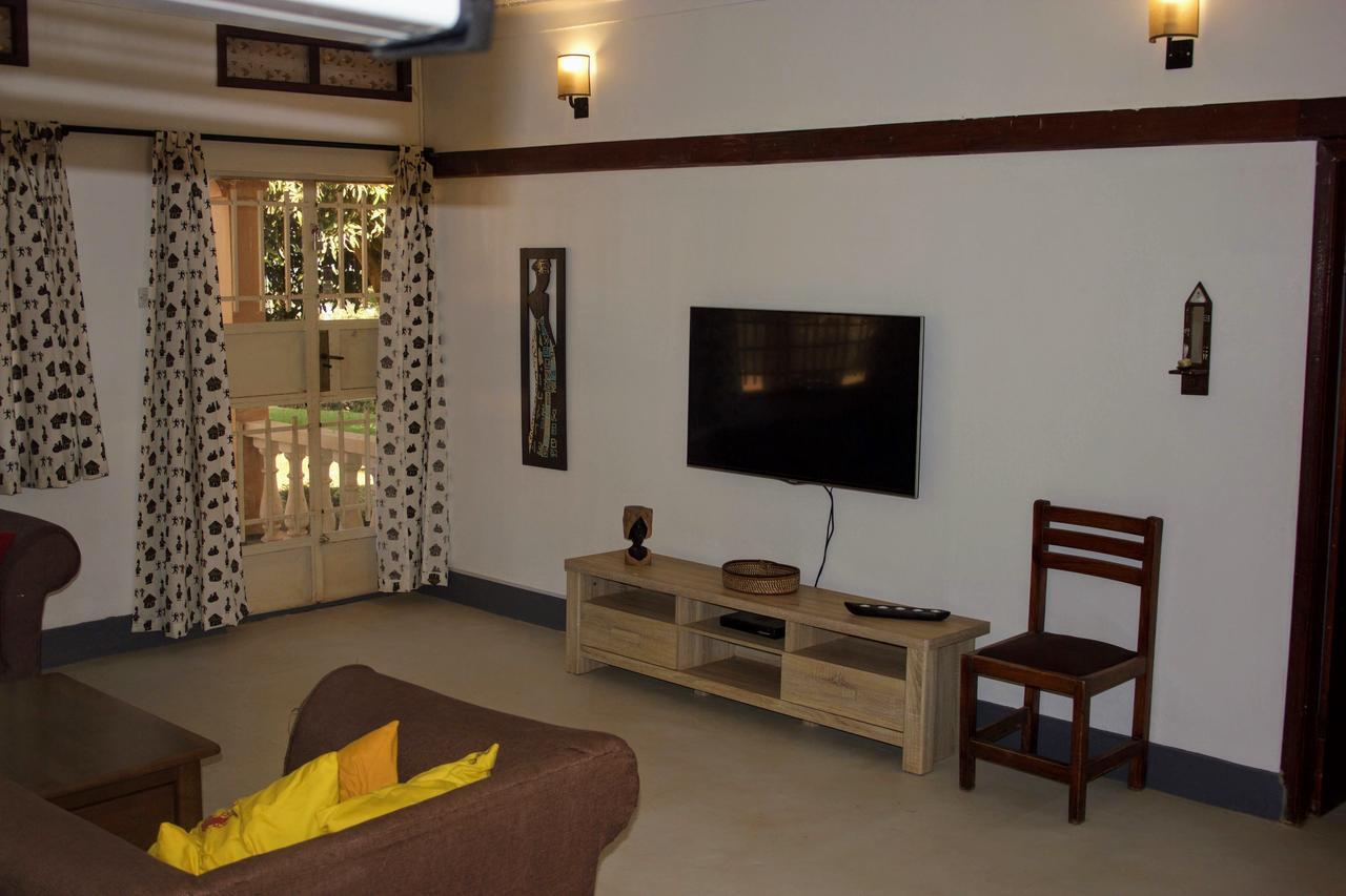 Banda Lodge Masaka Extérieur photo