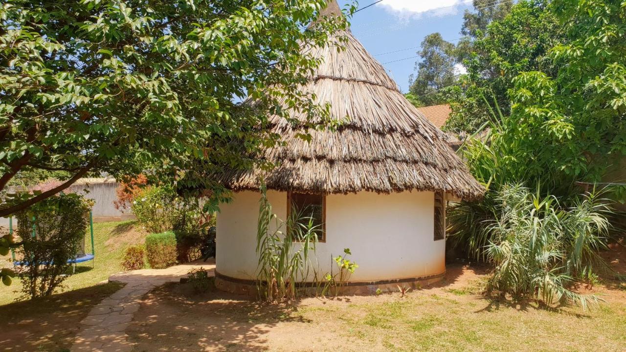 Banda Lodge Masaka Extérieur photo