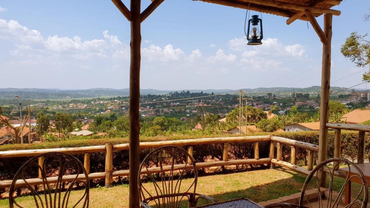 Banda Lodge Masaka Extérieur photo