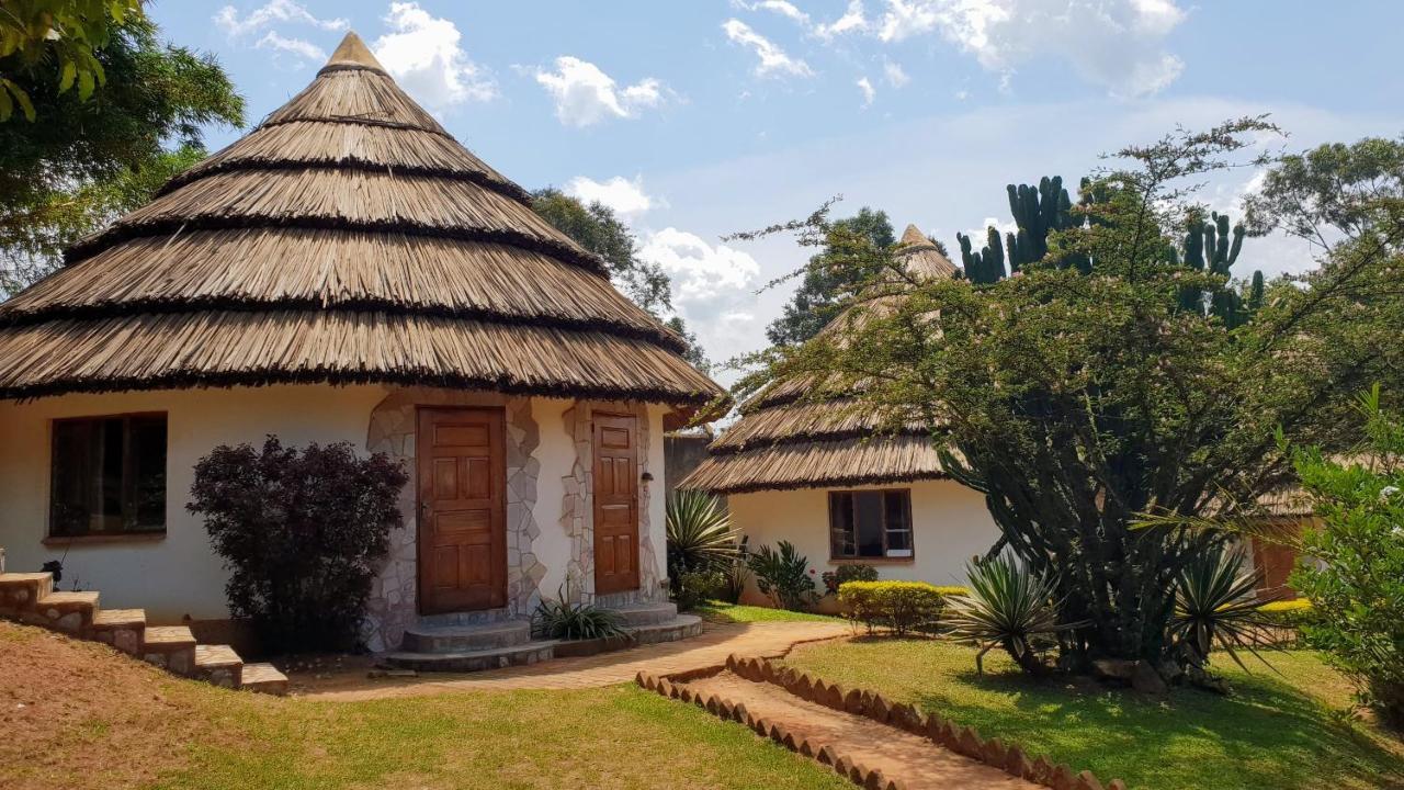 Banda Lodge Masaka Extérieur photo