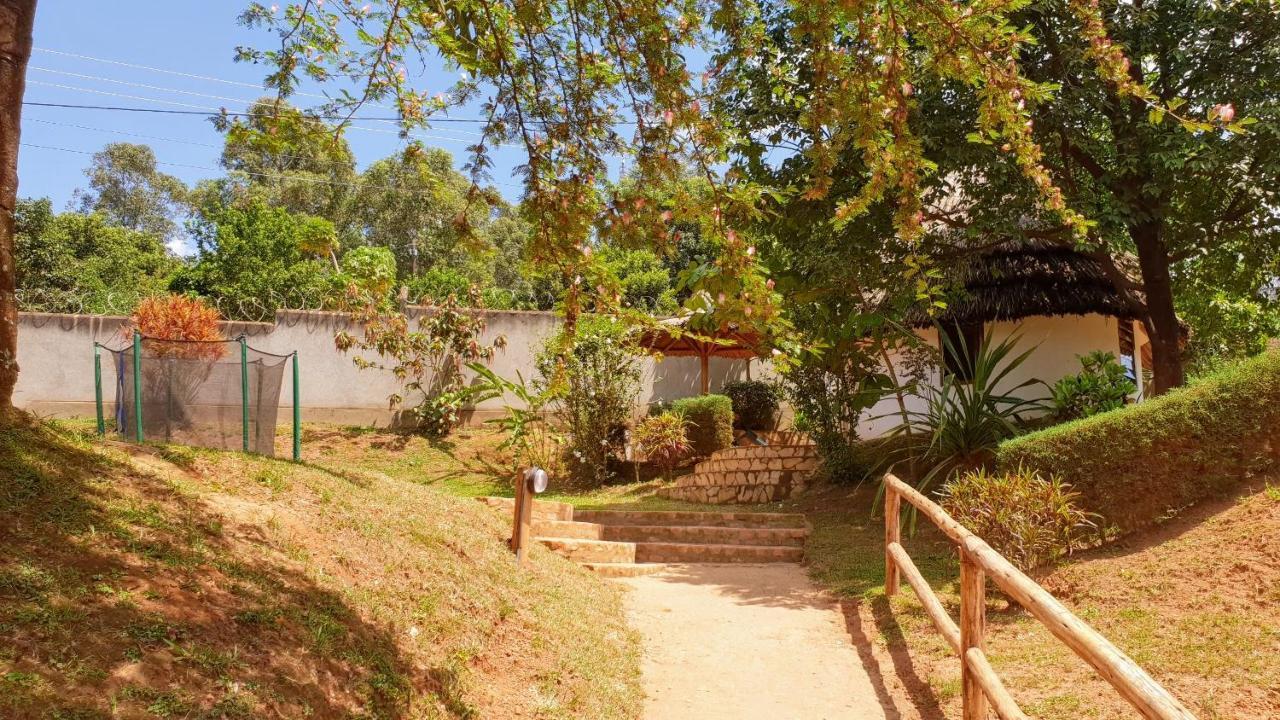 Banda Lodge Masaka Extérieur photo